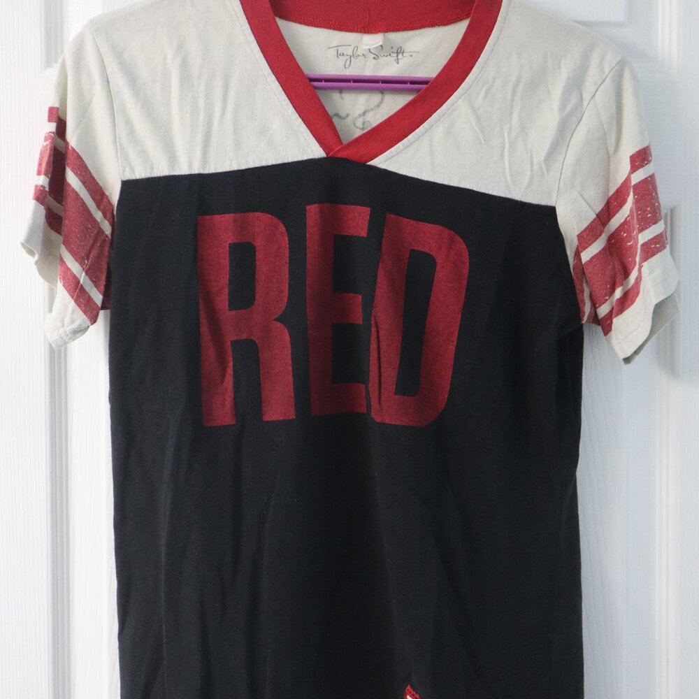 Taylor Swift "RED" T-shirt